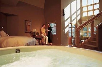Sundara Inn And Spa Lake Delton Phòng bức ảnh